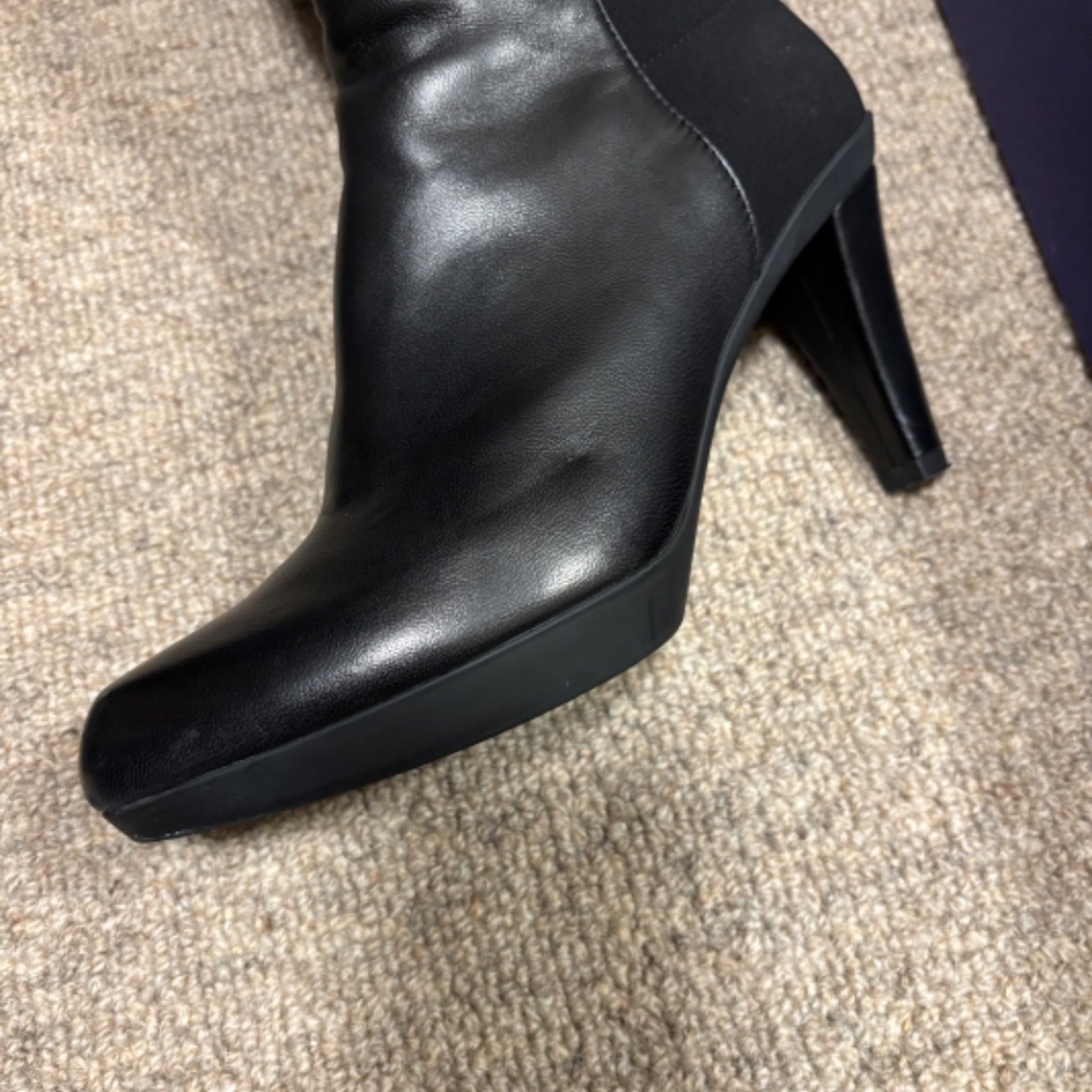 Stuart Weitzman boots - Picture 3 of 3